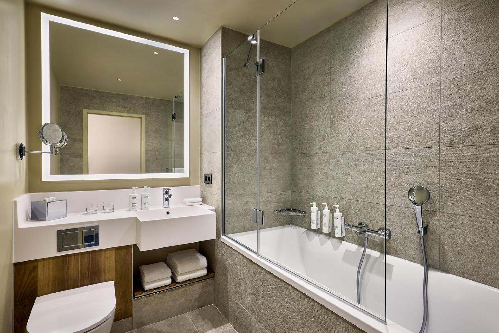 Courtyard By Marriott Lyon Eurexpo Stadium Genas Extérieur photo